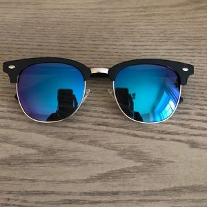 Diff Eyewear Blue Mirror Polarized Sunglasses